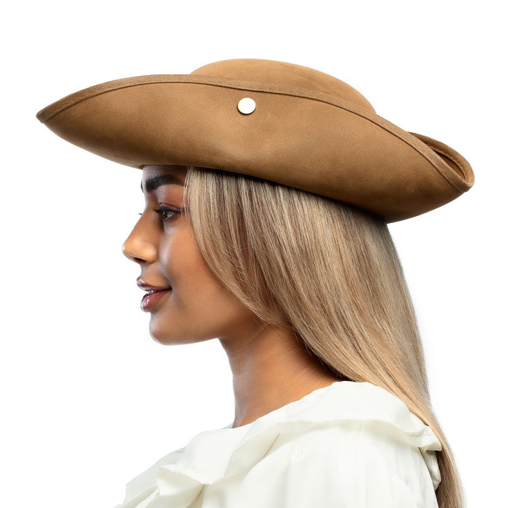 Pirates Chapeau Tricorne : Look suède, marron