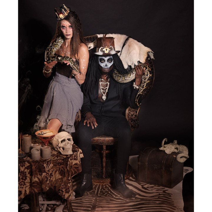 Collier tête de mort: bijoux pirate, blanc creme